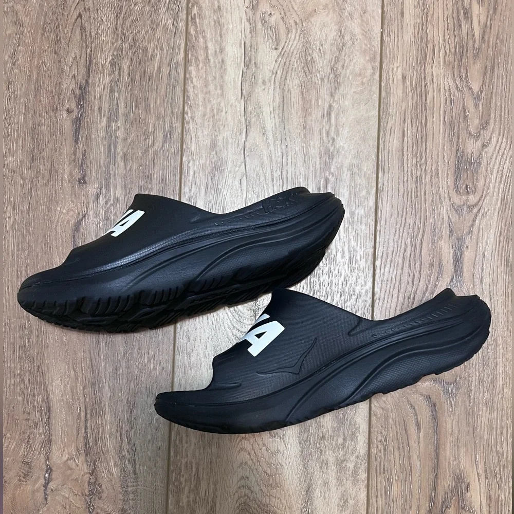 Hoka Ora Slide in Black with White Logo - Picture 3 of 14
